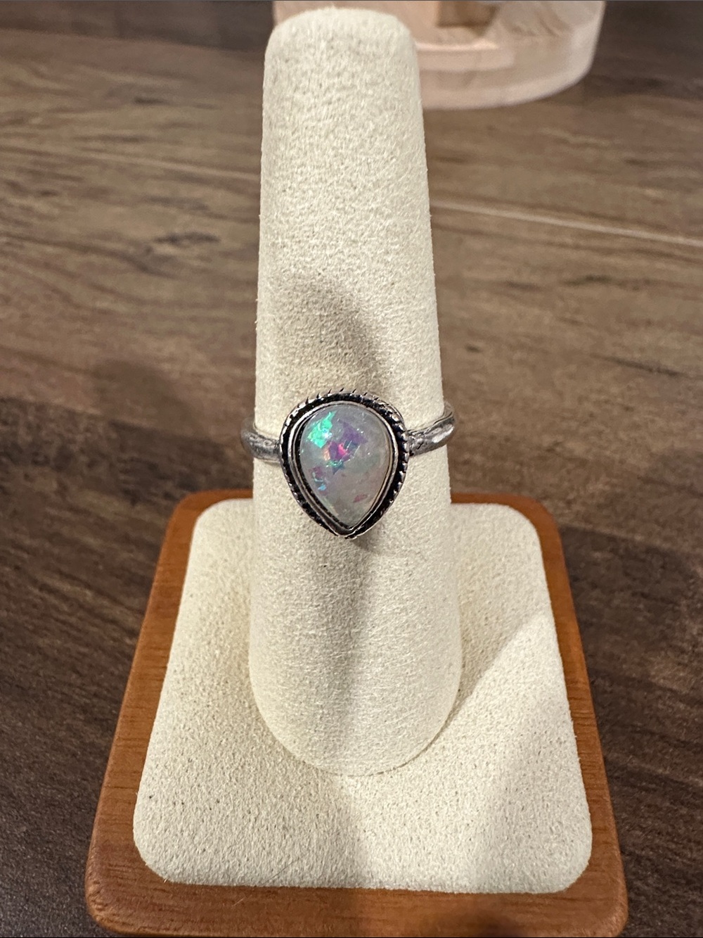 Fashion Jewelry Iridescent Opal Teardrop Ring with Silver Band